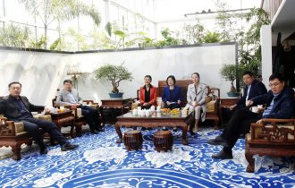 助發(fā)展| 東營(yíng)市人大常委會(huì)委員、民僑外委主任委員徐冬梅一行蒞臨陽(yáng)光園林考察調(diào)研